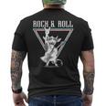 ギター付きロックンロール牛 メンズTシャツ バックプリント