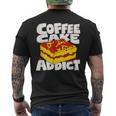コーヒーケーキ好きのレトロなグラフィック。 メンズTシャツ バックプリント