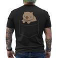 ポケットの赤ちゃんウォンバット かわいいオーストラリアのウォンバット メンズTシャツ バックプリント