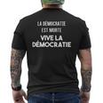 民主主義万歳、民主主義は死んだ メンズTシャツ バックプリント