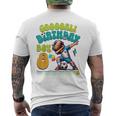 8歳の誕生日 男の子 8歳 サッカー フットボール選手 誕生日 メンズTシャツ バックプリント