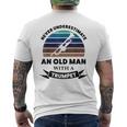 Vecchio Uomo Con Tromba Divertente Regalo Papà T-shirt da uomo con stampa posteriore