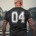 04番のスポーツチームスタイル。ホワイト。 メンズTシャツ バックプリント 高齢者への贈り物