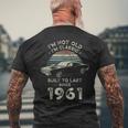 65歳の誕生日 1961年クラシックカー メンズTシャツ バックプリント 高齢者への贈り物