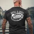Grill And Chill おもしろbbqバーベキューシェフ 肉料理人 メンズTシャツ バックプリント 高齢者への贈り物