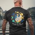 Life Happens 太極拳は猫陰陽エネルギー瞑想を助ける メンズTシャツ バックプリント 高齢者への贈り物