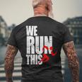 We Run This 我々はこれを実行しますランニング モチベーション マラソン フィットネス ワークアウト ジョギン メンズTシャツ バックプリント 高齢者への贈り物