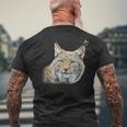 オオヤマネコのデザインオオヤマネコの野良猫ギフト メンズTシャツ バックプリント 高齢者への贈り物