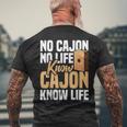 カホン奏者 カホン 音楽愛好家 人生を知る カチョン ペルーのカホン メンズTシャツ バックプリント 高齢者への贈り物