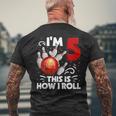 キッズ 5歳の誕生日 男の子 ボウリング This Is How I Roll 5歳 メンズTシャツ バックプリント 高齢者への贈り物