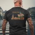 クラクフ ポーランド 旅行 お土産 都市 ランドマーク ギフト メンズTシャツ バックプリント 高齢者への贈り物