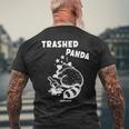 ゴミ箱パンダ 二日酔い ソーシャルメディア 狂った酔ったアライグマ メンズTシャツ バックプリント 高齢者への贈り物