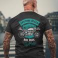 デイトナビーチ フロリダ アンティーク調オートバイデザイン メンズTシャツ バックプリント 高齢者への贈り物