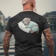 パジャマで寝ているかわいいワイマラナー犬就寝アート メンズTシャツ バックプリント 高齢者への贈り物