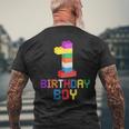 ビルディング・ブリックス 1歳のバースデー・ボーイ 1 1年目マスター・ビルダー メンズTシャツ バックプリント 高齢者への贈り物