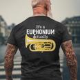 ブラスバンドのユーフォニアム奏者のための面白いユーフォニアムジョーク「 Euphonium Humour 」 メンズTシャツ バックプリント 高齢者への贈り物