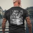 ヤシの木の白黒写真 夕焼けビンテージ写真 メンズTシャツ バックプリント 高齢者への贈り物