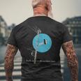 信号機、北の街。 道路 レトロ 港町 ストリート 電線 メンズTシャツ バックプリント 高齢者への贈り物