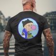 耳付きニットキャップを被った青年 河童の子を抱きながらガムを膨らます メンズTシャツ バックプリント 高齢者への贈り物