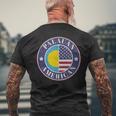 誇り高きパラオ・アメリカン・バッジ パラオ国旗 メンズTシャツ バックプリント 高齢者への贈り物