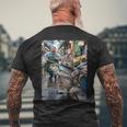 面白い猫が市場で魚を盗む猫好きの楽しみ。 メンズTシャツ バックプリント 高齢者への贈り物