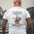 まだギターを弾く老人 70年代 おじいちゃん ヴィンテージ メンズTシャツ バックプリント 高齢者への贈り物