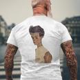エゴン・シーレ作1910ストライプシャツの自画像 メンズTシャツ バックプリント 高齢者への贈り物