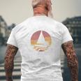 カーメルバイ・ザ・シー カリフォルニア ヴィンテージ ヨット 70年代 レトロ 太陽 メンズTシャツ バックプリント 高齢者への贈り物