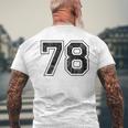 背中に78番。 メンズTシャツ バックプリント 高齢者への贈り物