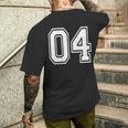 04番のスポーツチームスタイル。ホワイト。 メンズTシャツ バックプリント 彼への贈り物