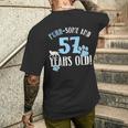 57歳の誕生日 57歳 猫 ママ 猫好き 誕生日 メンズTシャツ バックプリント 彼への贈り物