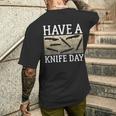 Have A Knife Day Knife Collector メンズTシャツ バックプリント 彼への贈り物