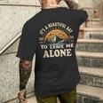 It's A Beautiful Day To Leave Me Alone Inrovert メンズTシャツ バックプリント 彼への贈り物