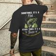 Sometimes Its A Fish Buzz Fishing Lover 漁師のギフト メンズTシャツ バックプリント 彼への贈り物