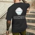 おかわり！ Okawari（ごはん 大好き）【お茶碗】ご飯タイム【変なtシャツ屋さん】面白い言葉 ポップ デザイン メンズTシャツ バックプリント 彼への贈り物