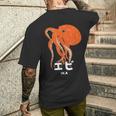 たこ エビ イカ 海洋生物 矛盾 おもしろ イラスト かわいい 面白い ネタ 画像 メンズTシャツ バックプリント 彼への贈り物