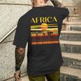 アフリカの衣装と夕日のアフリカの動物。 メンズTシャツ バックプリント 彼への贈り物