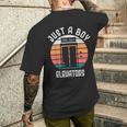 エレベーターが大好きな少年 エレベーターメカニック エレベーター。 メンズTシャツ バックプリント 彼への贈り物