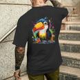 カラフルなペンキの飛沫を持つ小さなオオハシ メンズTシャツ バックプリント 彼への贈り物