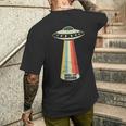グルームネバダ湖レトロトップシークレットエリア 51 Ufo Uap エイリアン メンズTシャツ バックプリント 彼への贈り物
