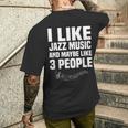 ジャズミュージックジャンル ミュージシャン 作曲家 内向的パフォーマー メンズTシャツ バックプリント 彼への贈り物