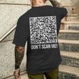 スキャンしないで！Qr スキャン・ミー・ジョーク・ファニー・ミドル・フィンガー メンズTシャツ バックプリント 彼への贈り物