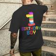 ビルディング・ブリックス 1歳のバースデー・ボーイ 1 1年目マスター・ビルダー メンズTシャツ バックプリント 彼への贈り物