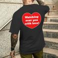 メルちゃんはあなたを見守っているよ！じーーーっ メンズTシャツ バックプリント 彼への贈り物