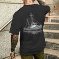 ヴィンテージ漁船 海 レトロ 船 漁師 イラスト メンズTシャツ バックプリント 彼への贈り物