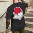大きな折り鶴と夕日 メンズTシャツ バックプリント 彼への贈り物