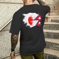 日本とネパールのdna遺産フラッグ メンズTシャツ バックプリント 彼への贈り物