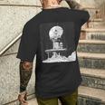 面白いスペースオデッセイムーンベースエンブレム。 メンズTシャツ バックプリント 彼への贈り物