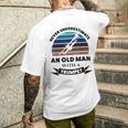 Vecchio Uomo Con Tromba Divertente Regalo Papà T-shirt da uomo con stampa posteriore Regalos para él