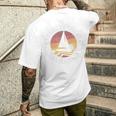 カーメルバイ・ザ・シー カリフォルニア ヴィンテージ ヨット 70年代 レトロ 太陽 メンズTシャツ バックプリント 彼への贈り物